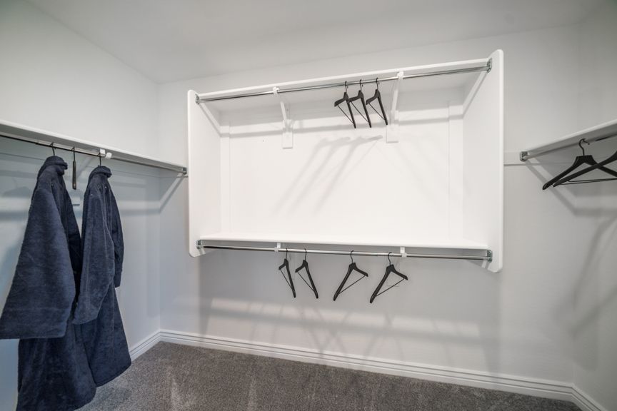 Parkside Villas RM3 Primary Walk-in Closet