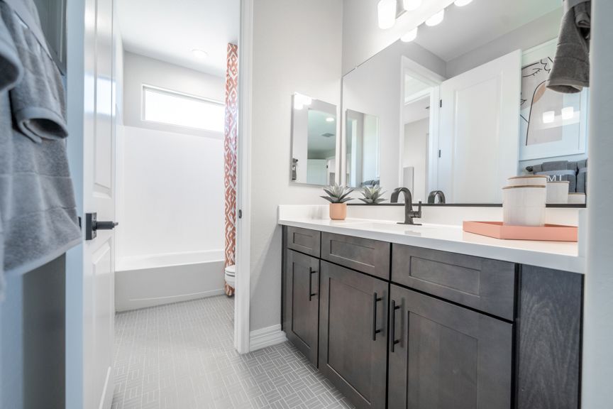 Allen Ranches Expedition Hampton_Secondary Bath 4