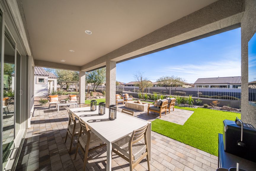 CantaMia HillaryBackyard  1