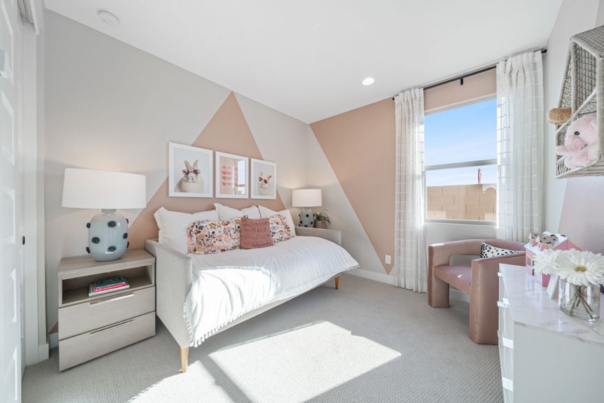 Lucero Sandstone_Bedroom 3