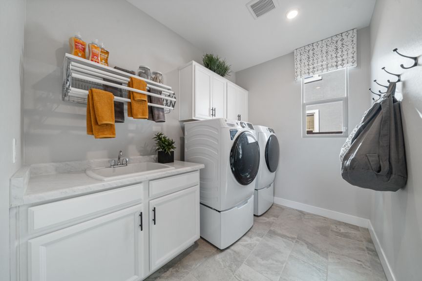 Lucero Sandstone_Laundry