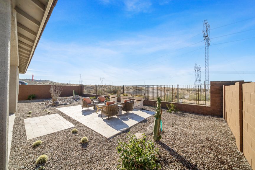 Lucero SandstoneBackyard  2