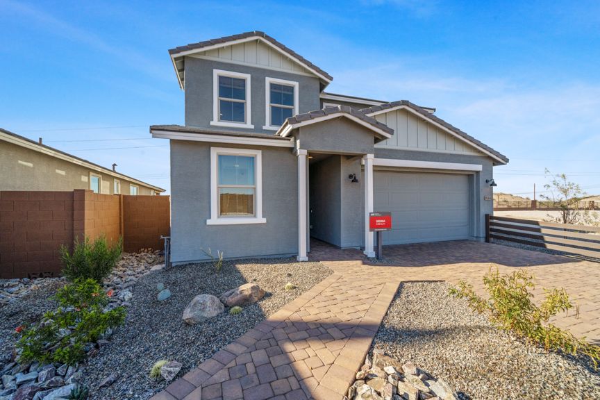 Lucero Discovery Sienna_Front Elevation