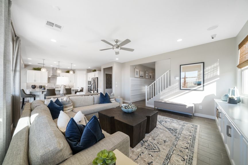 Lucero Discovery SiennaGreat Room  3