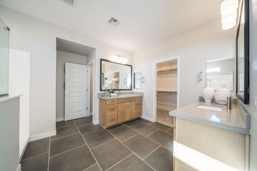 Hawes Encore RedwoodPrimary Bath  1