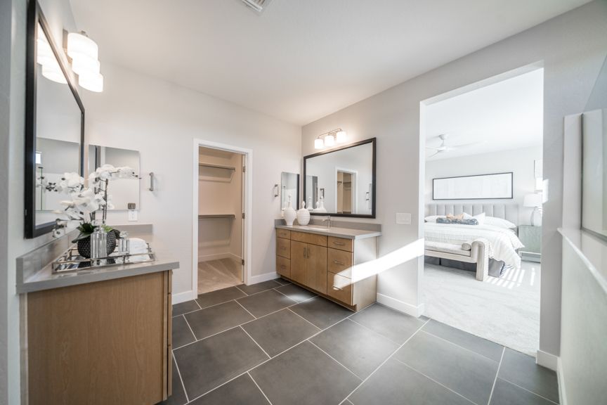 Hawes Encore RedwoodPrimary Bath  2