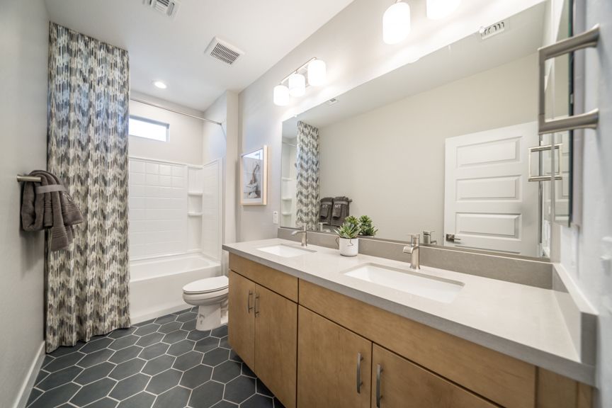 Hawes Encore RedwoodBath  2