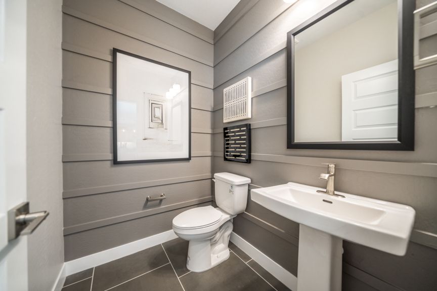 Hawes Encore Redwood_Bath 3