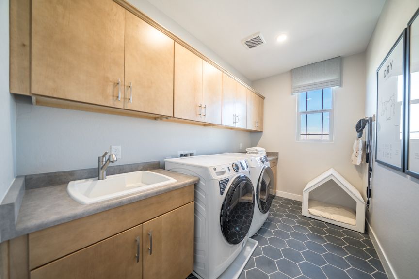 Hawes Encore Redwood_Laundry