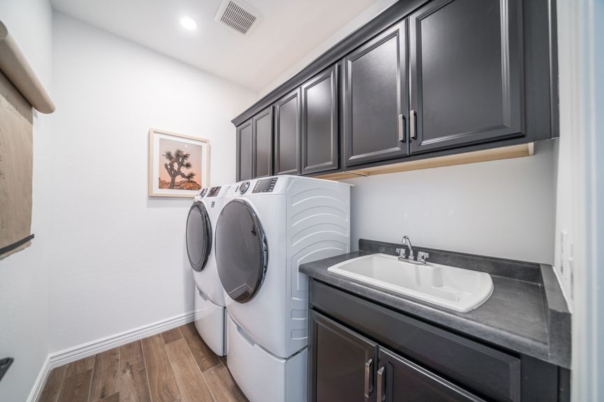 Hawes Encore Sapphire_Laundry Room