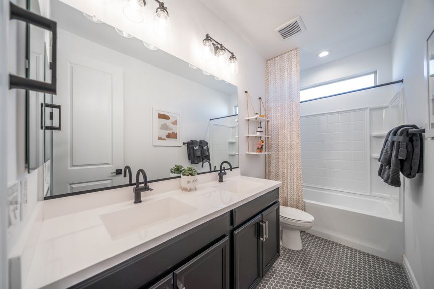 Hawes Encore Sapphire_Bathroom 2