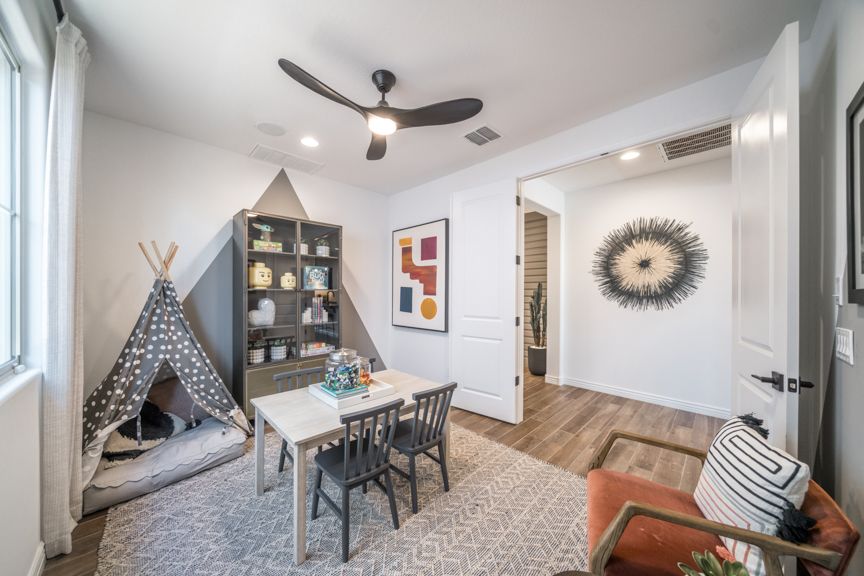 Hawes Encore Sapphire_Flex 2