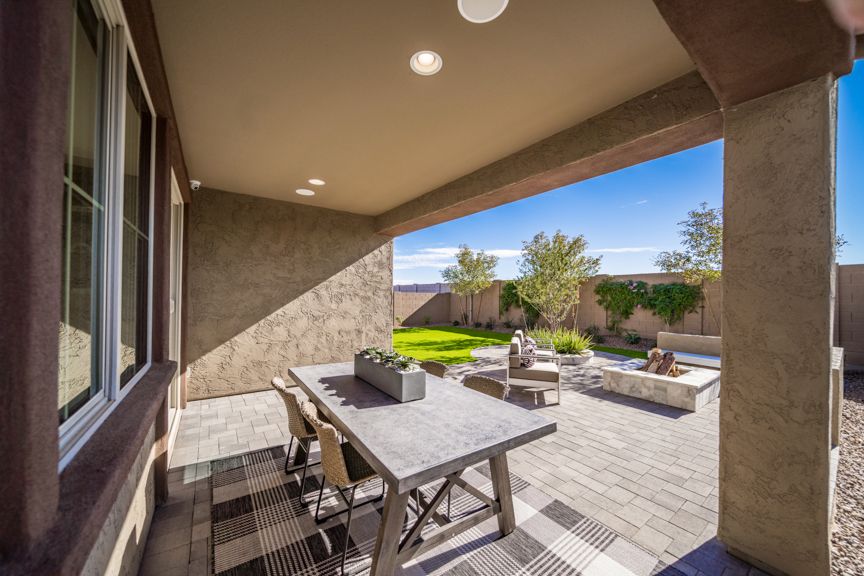 Hawes Encore Sapphire_Covered Patio 1