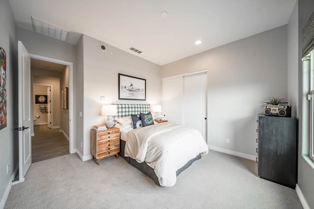 Hawes Landmark Windsor Bed 3