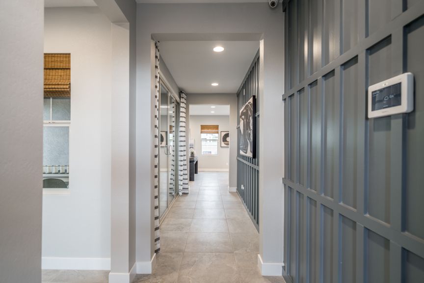 Hawes Ventur I_Jasper Foyer