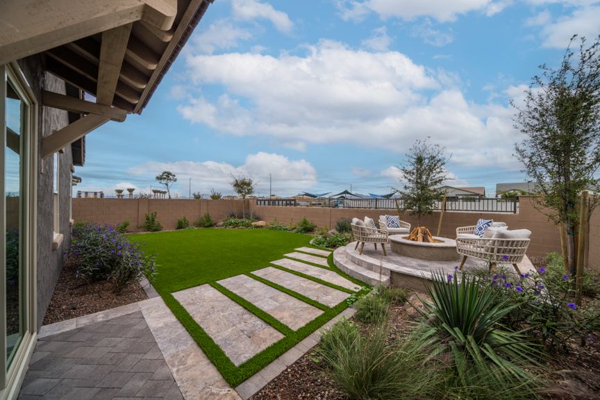 Hawes Ventur IJasper Backyard  2