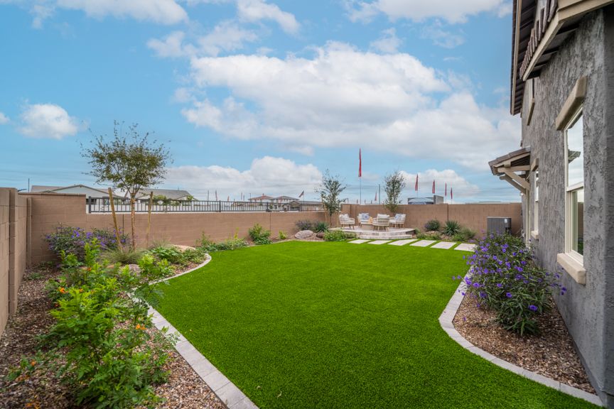 Hawes Ventur IJasper Backyard  4