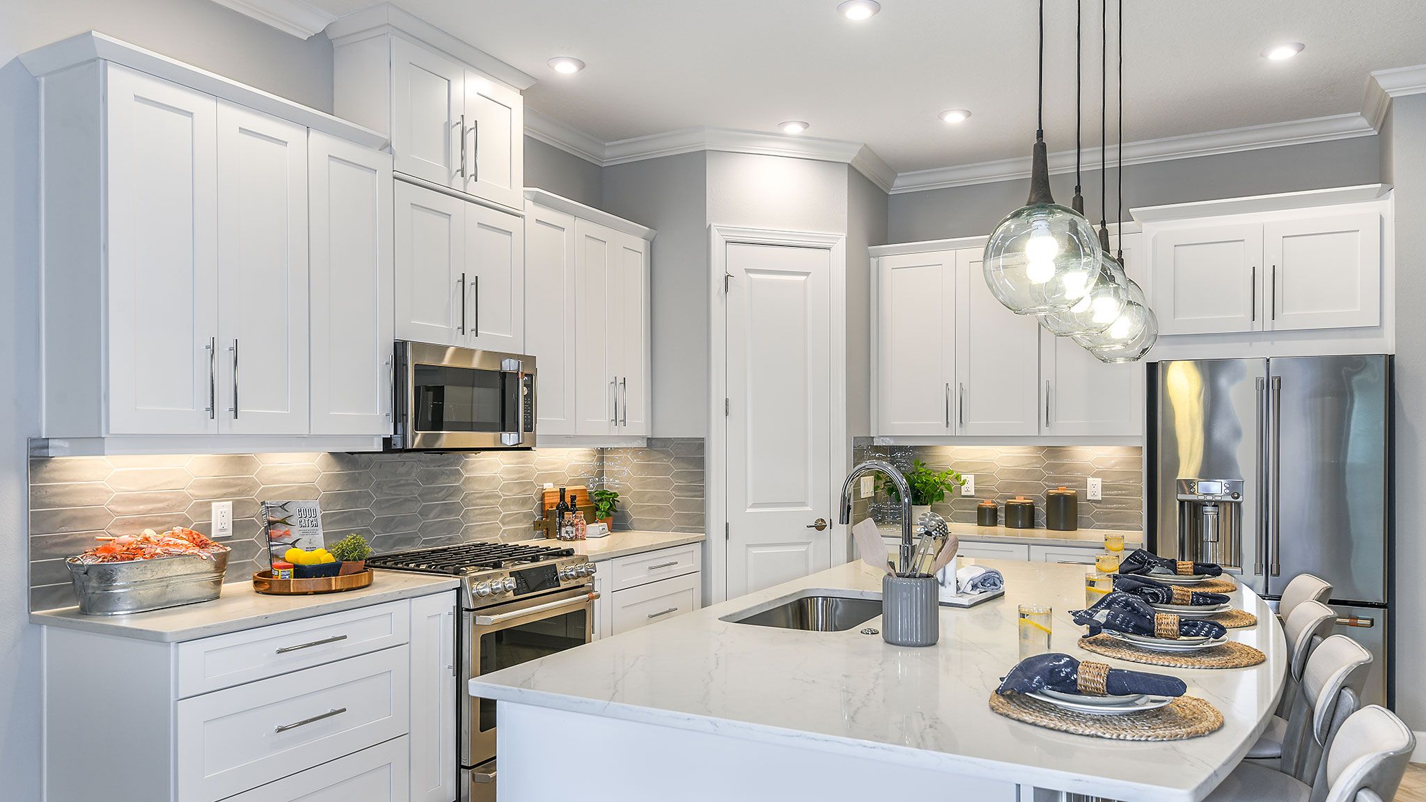 Esp-at-the-Heights-Farnese-3855-16x9