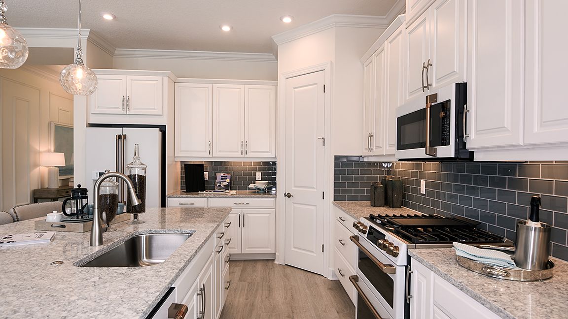 Esp at Azario LWR Farnese 7137-16x9 - Copy