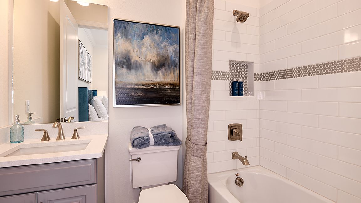 Esp at Azario LWR Farnese 7252-16x9