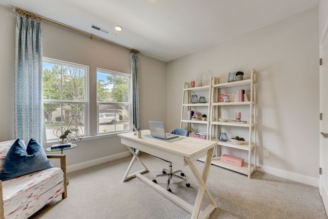 411 Jetton St-013