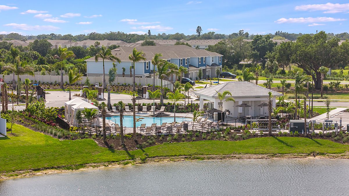 Vinterra-Townhome-Amenity-0039-Pool