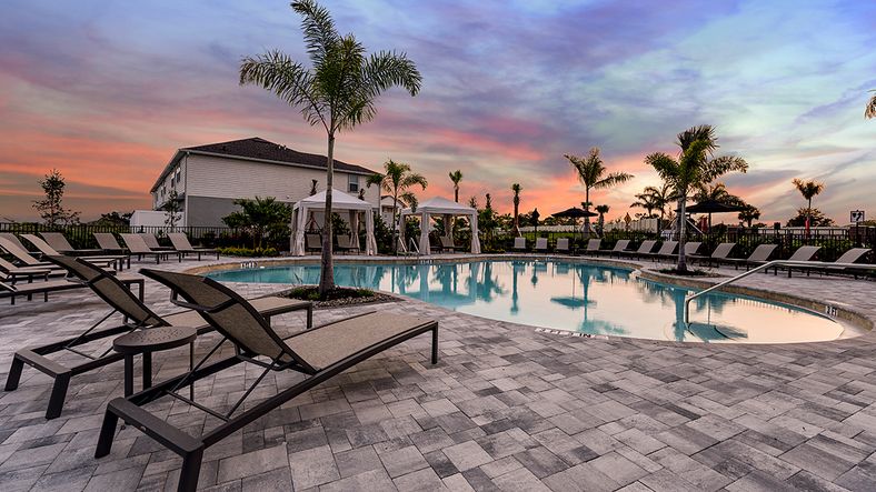 Vinterra-Townhome-Amenity-1539-Pool-Dusk