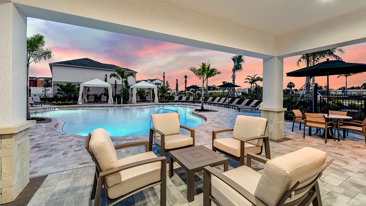 Vinterra-Townhome-Amenity-1575-Pool-Dusk