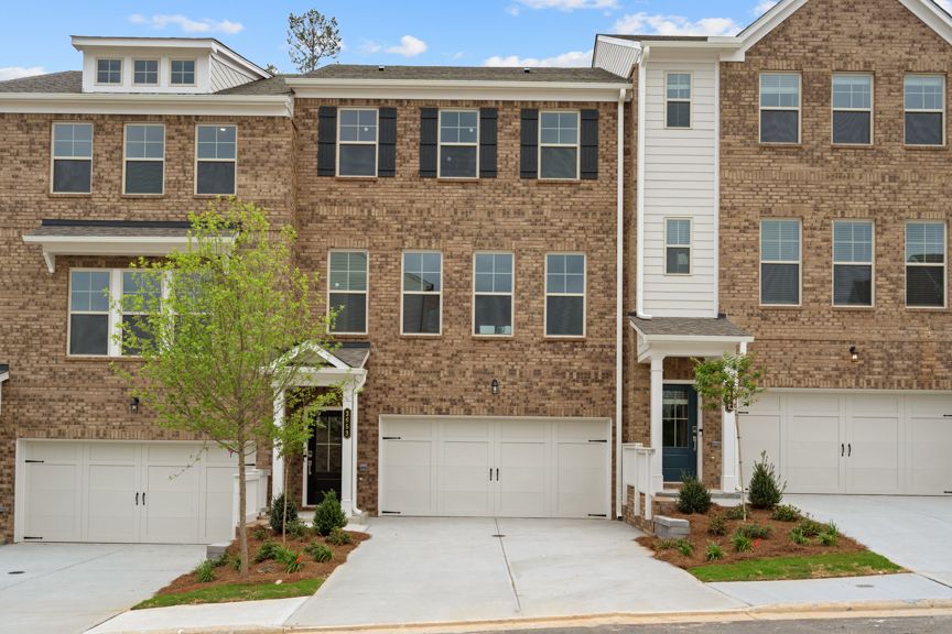 3653 Willingham Run Sw. Marietta, GA 30008