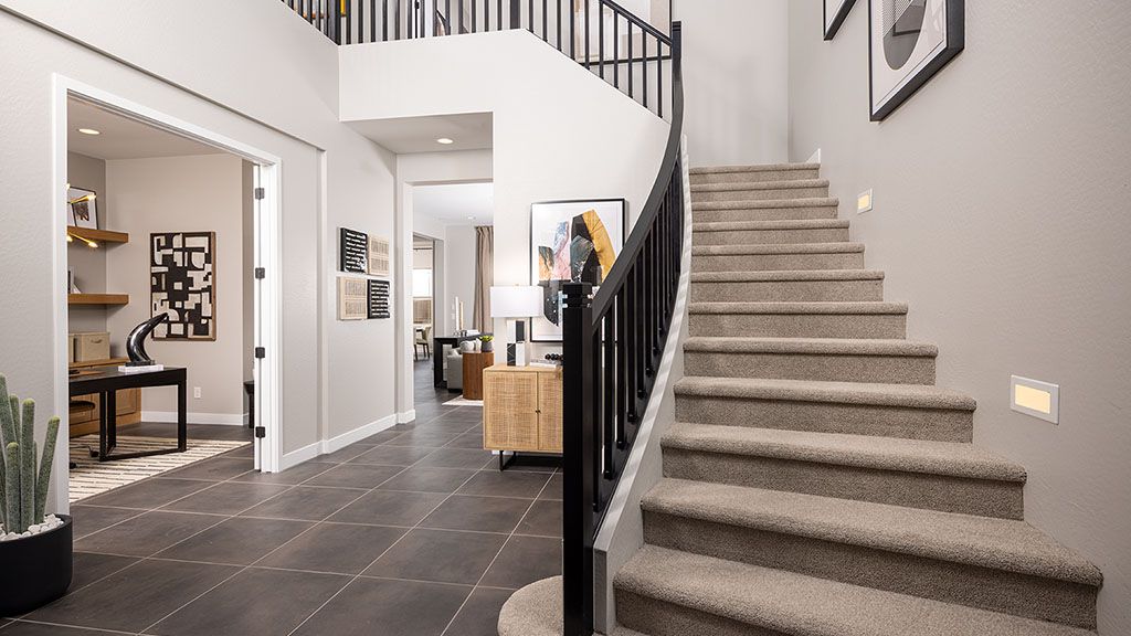 Holly Front Entryway V 1024x576