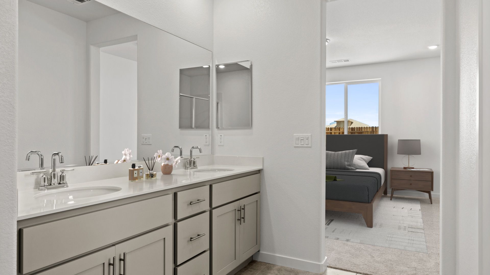 Lantana Primary Bath