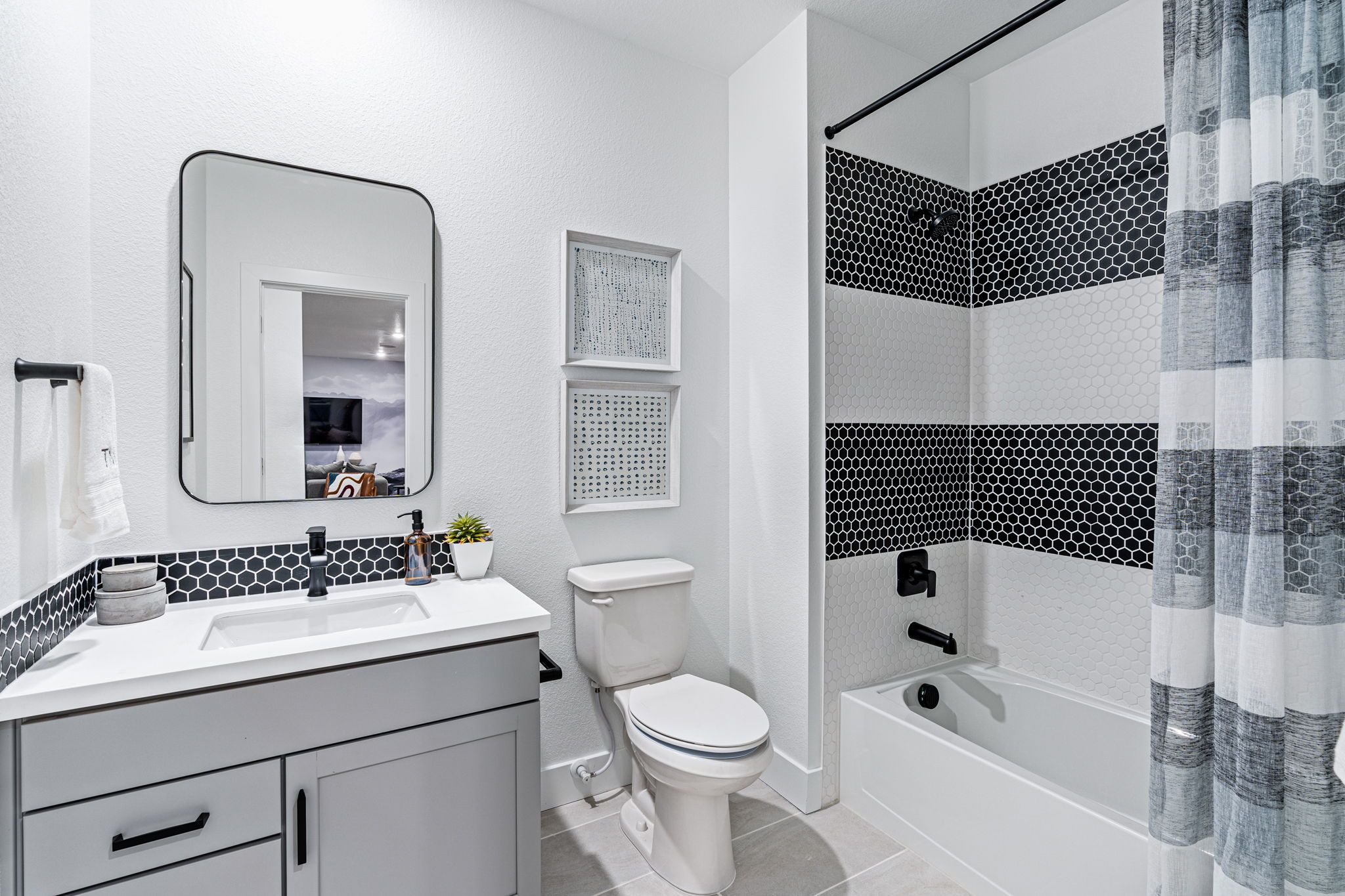 046-9209-Russell-Cir-Print