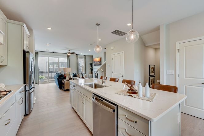 411 Jetton St-006