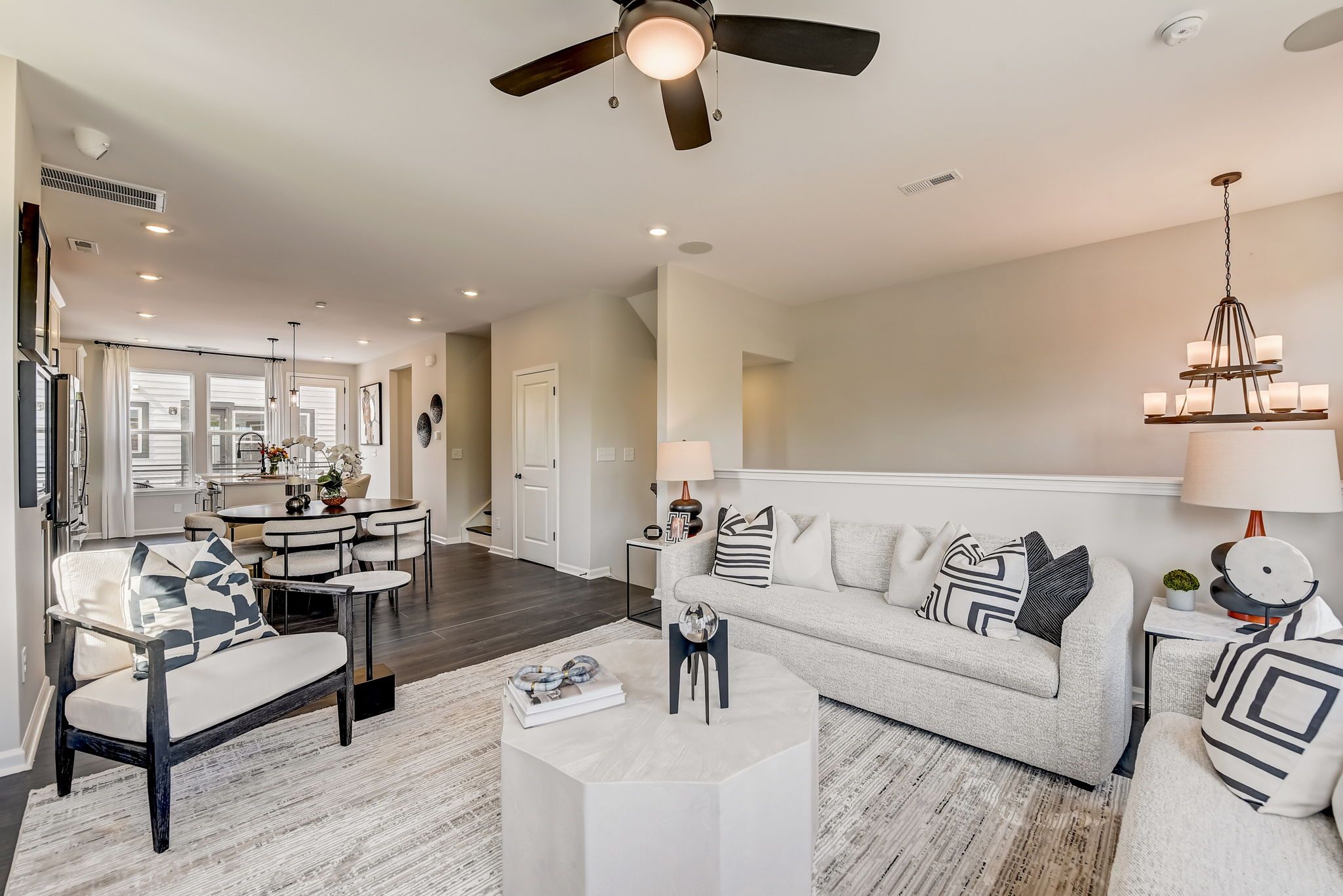 407 Jetton St-012