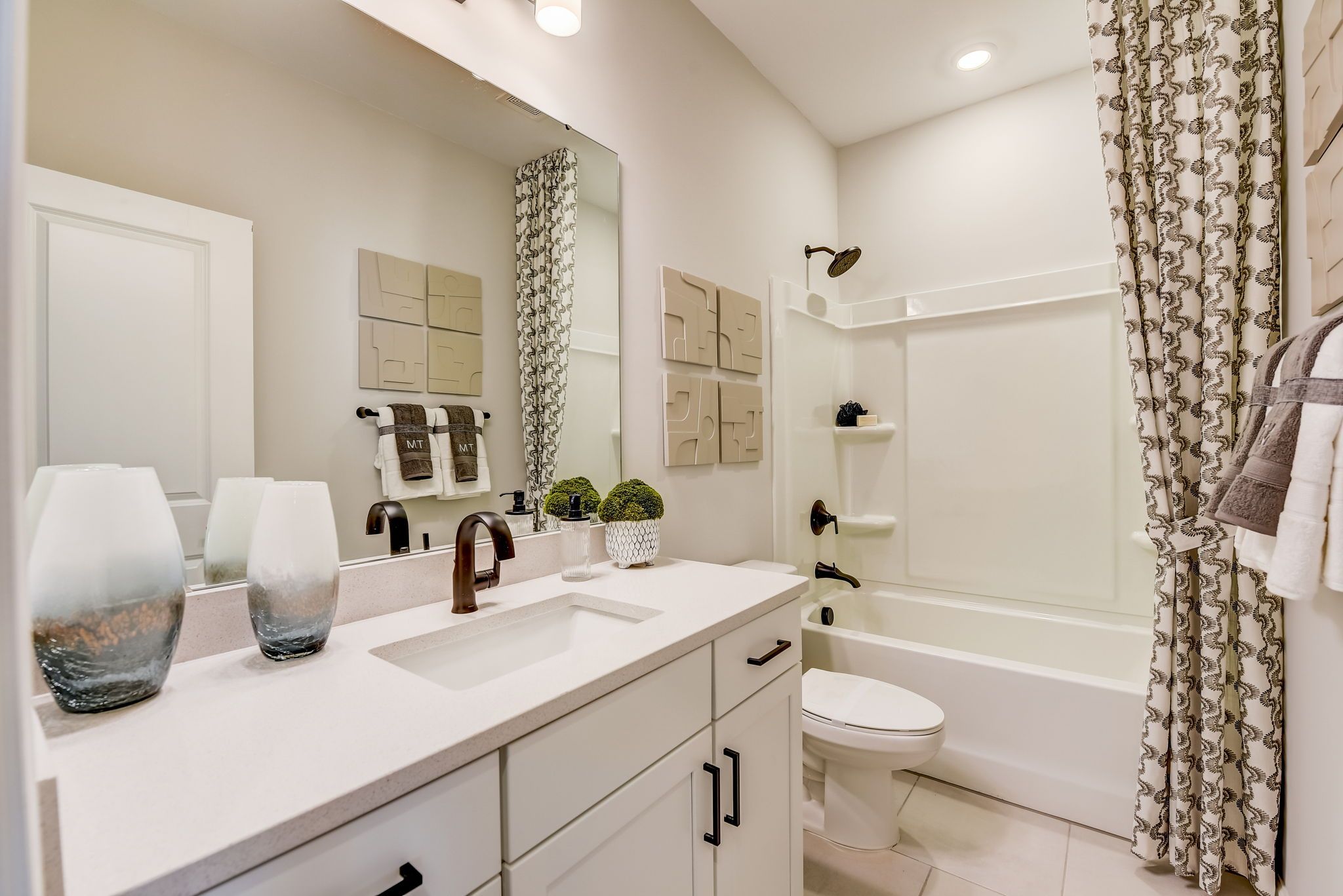 407 Jetton St-027