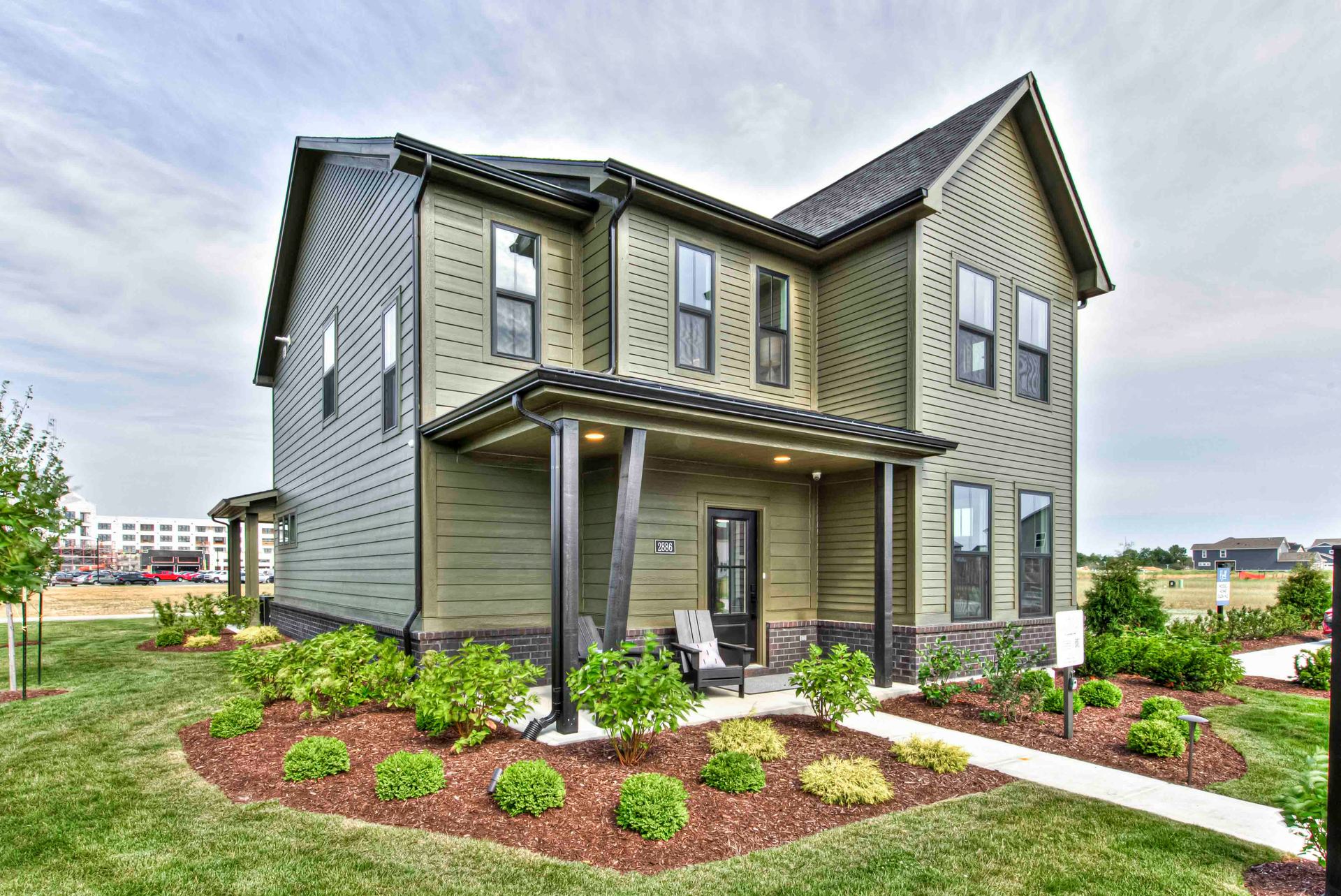 2886-evergreen-ave-1-front-exterior