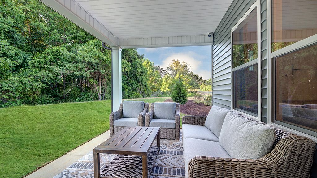 G Quincy Outdoor living