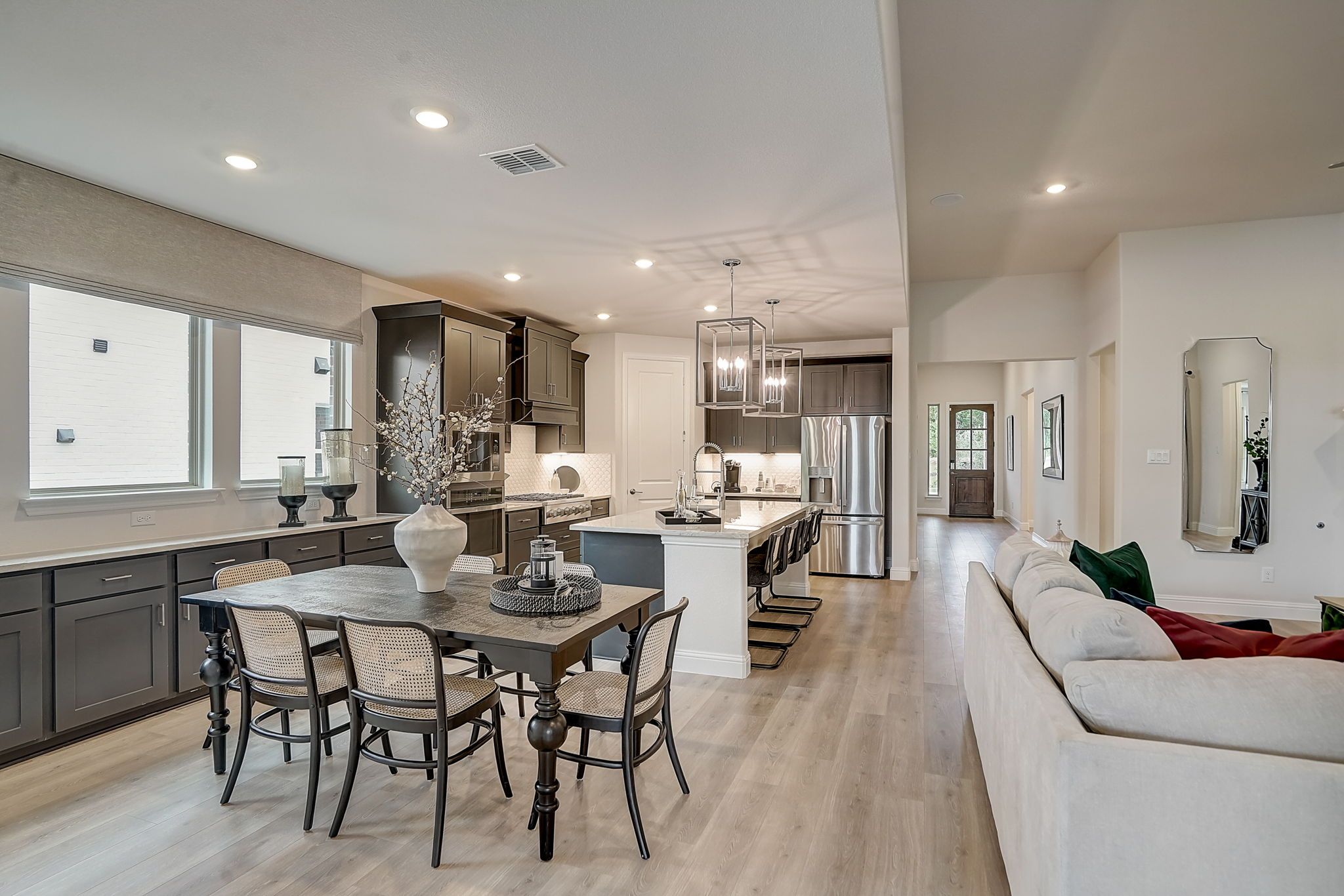 Casual Dining and KItchen