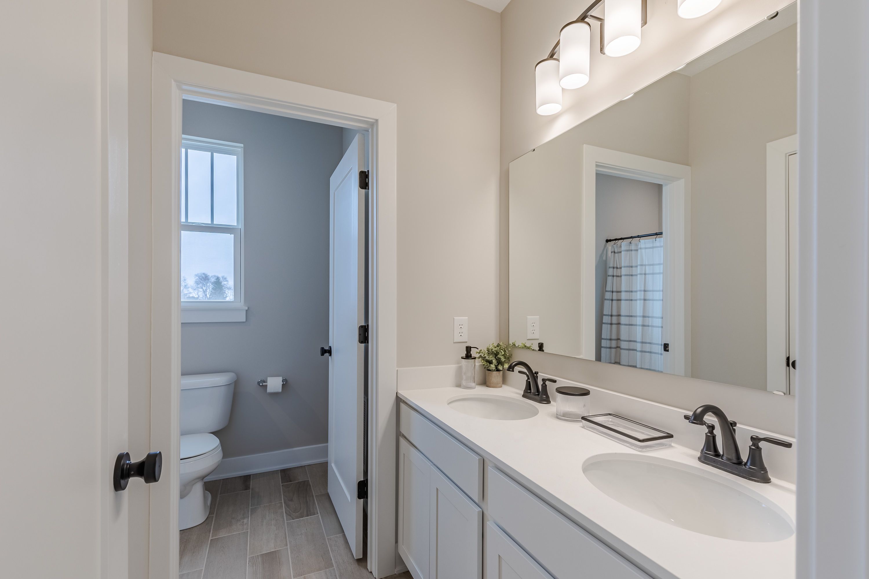 COT10004-UPTOWN-P3-MODEL-41