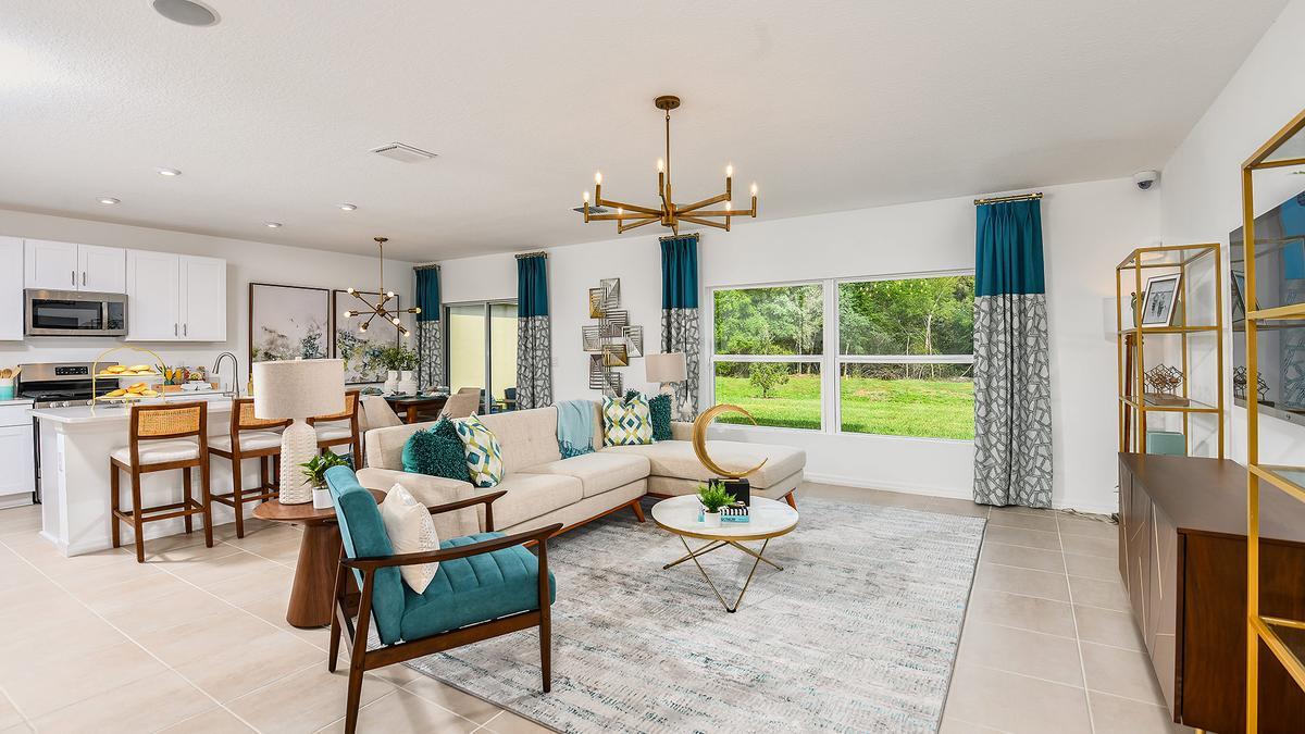 Eaves-Bend-Elm-3738-gatheringroom