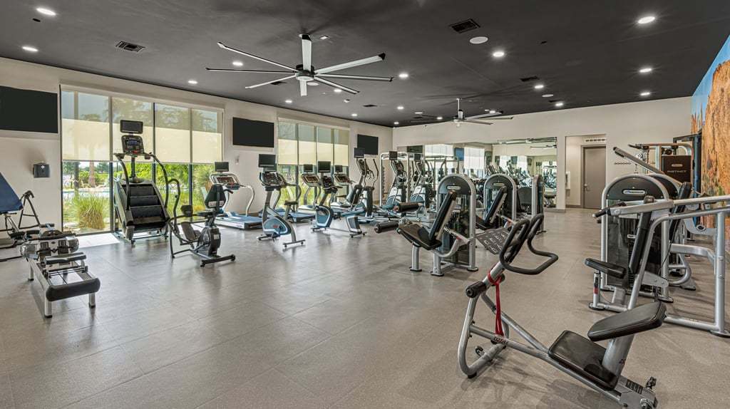 12-custom-Ovation Clubhouse-12