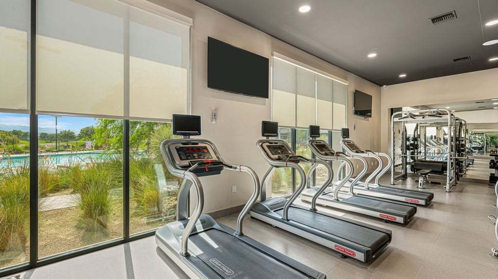 16-custom-Ovation Clubhouse-16