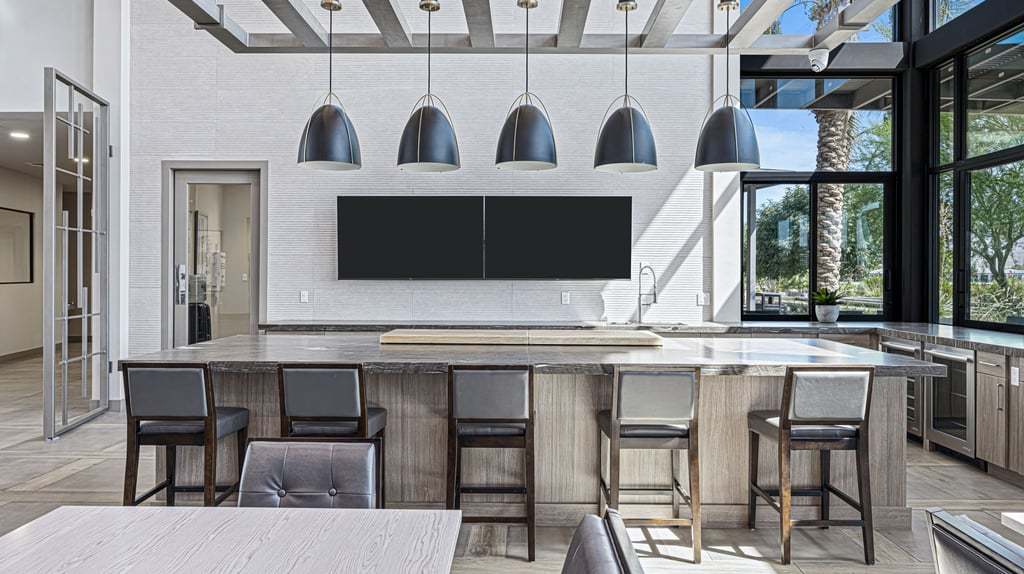 18-custom-Ovation Clubhouse-18