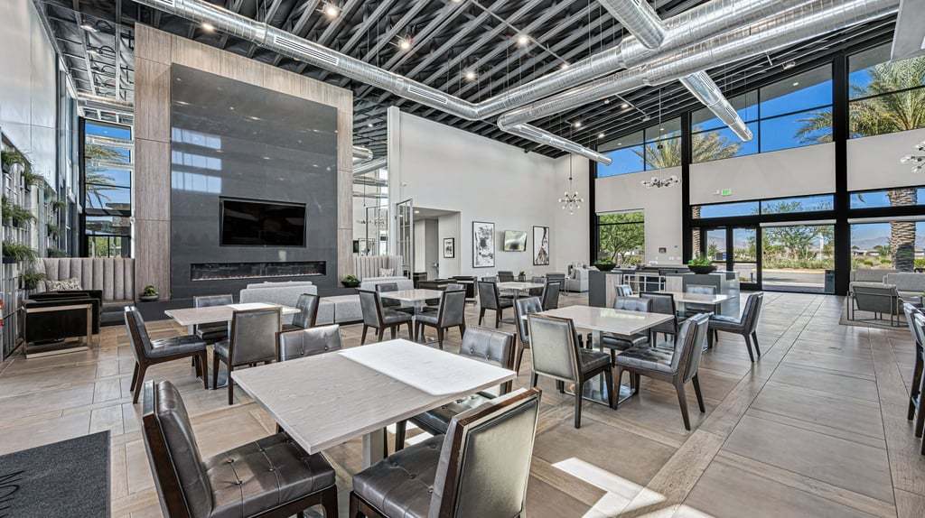 20-custom-Ovation Clubhouse-20