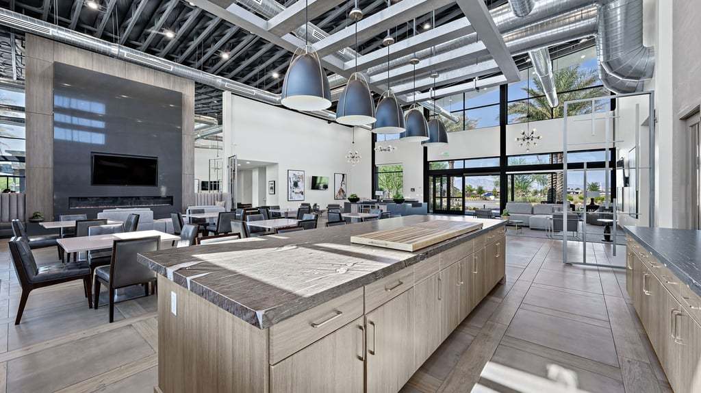 21-custom-Ovation Clubhouse-21