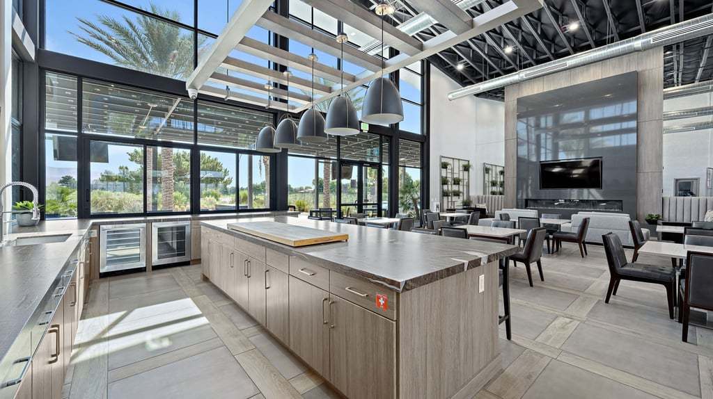 22-custom-Ovation Clubhouse-22