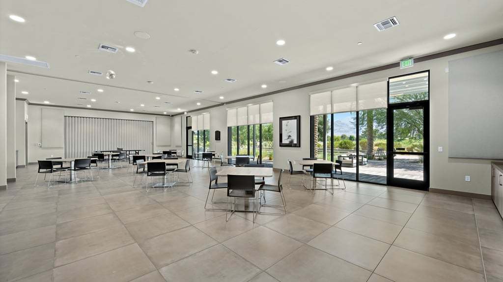 28-custom-Ovation Clubhouse-30