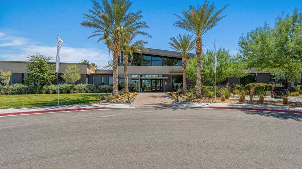 2-custom-Ovation Clubhouse-2