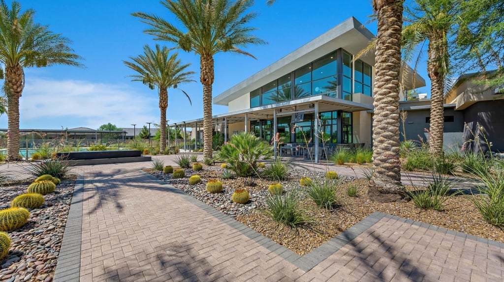 48-custom-Ovation Clubhouse-48