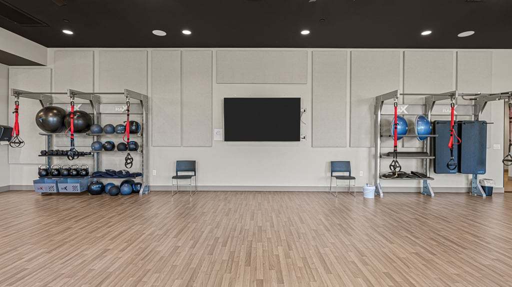 6-custom-Ovation Clubhouse-6